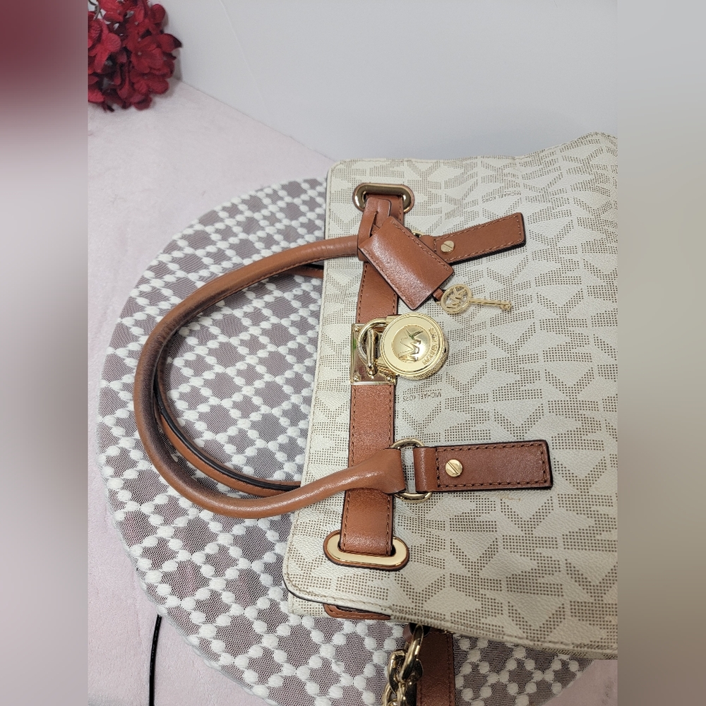 EUC Michael Kors Leather Shoulder /Crossbody bags - Picture 2 of 12